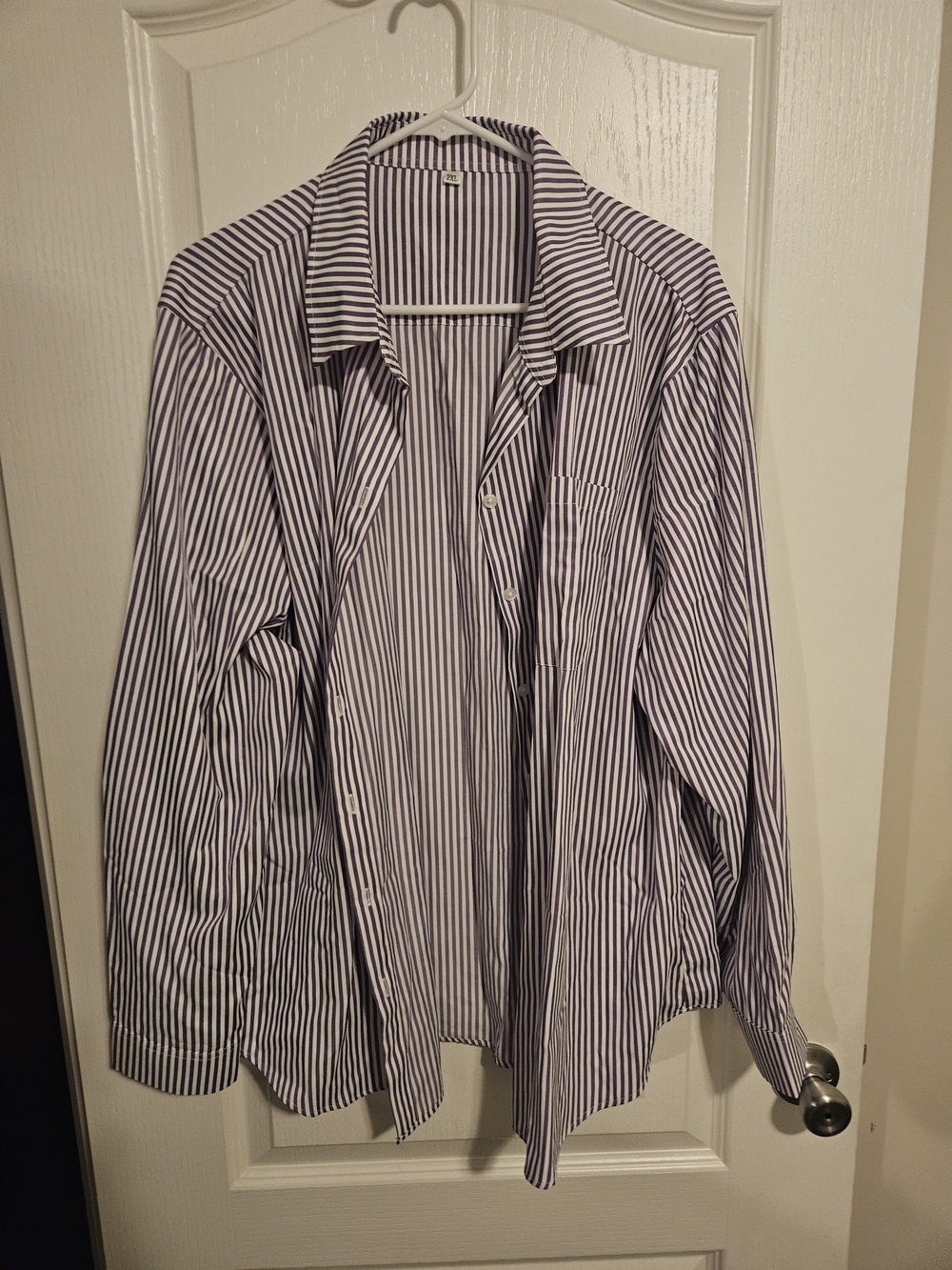 4 Women's XXL Button-Up Shirts